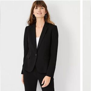 Ann Taylor The Petite One-Button Blazer in Seasonless Stretch, Black, size 6P